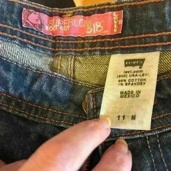Vintage Levi’s 518 Super Low Bootcut jeans. Medium wash size 11.. - Picture 3 of 4